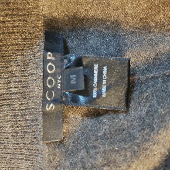 SCOOP NYC 100% Cashmere Medium Sweater Brown Crewneck Classic Staple Piece - Picture 4 of 5